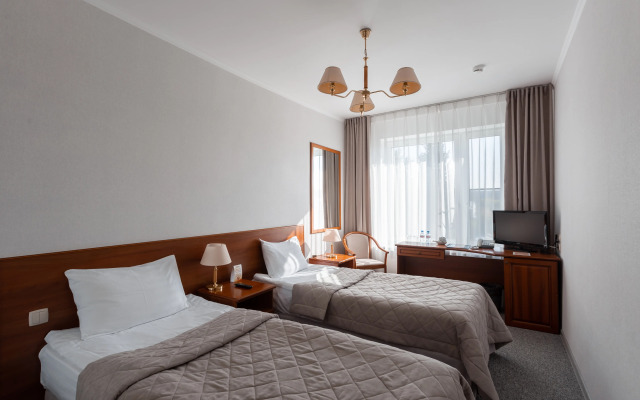 Oktyabrskaya Hotel