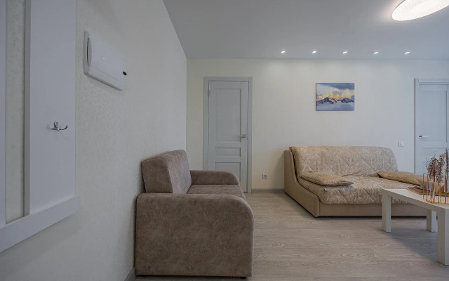 Sikarnye apartamenty na Bul'vare Pobedy