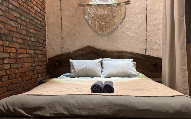 Gnѣzdo S Kaminom i Dvumya Spalnyami Private House