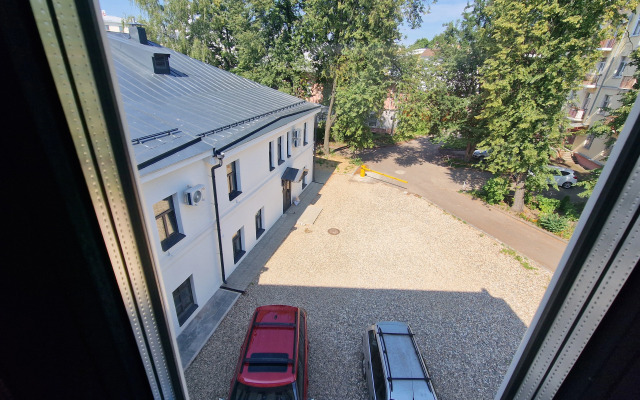 Dom S Gargulyyami Apartment Hotel