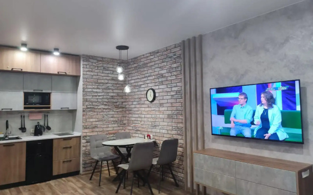 V Vysotke U Vokzala Flat