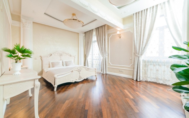 Versal'. Dvuhetazhnaya 6K na Kutuzovskom Flat