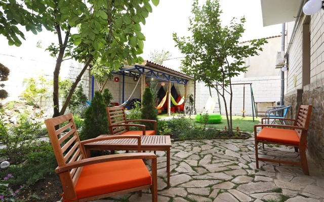 Grey-S Guest House