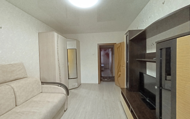 Trekhkomnatnaya  Flat