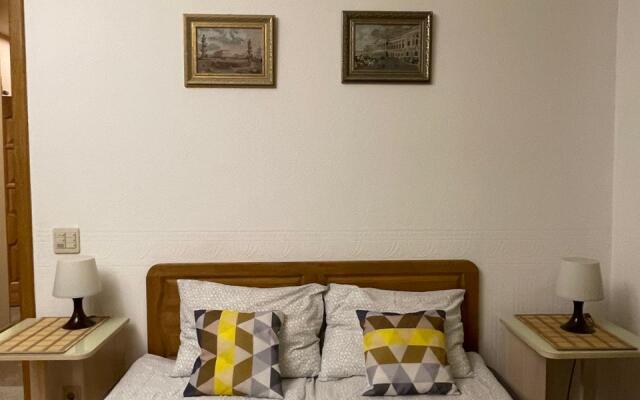Semeynaya Na Nevskom Prospekte Flat