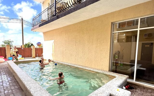 Отель Золотой Берег