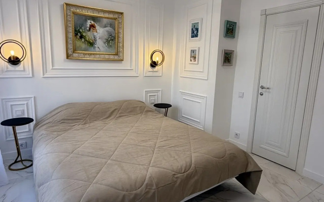 Апартаменты Студия в стиле Паризьен на Клубничной