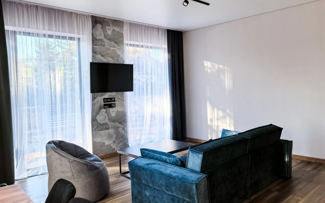 s 2-mya spalnyami Private house