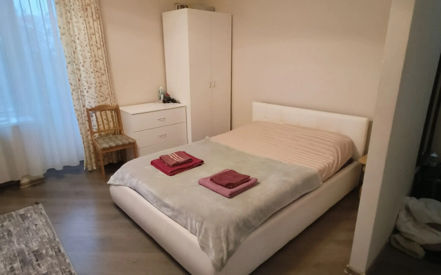 Na Leninskom Prospekte Flat