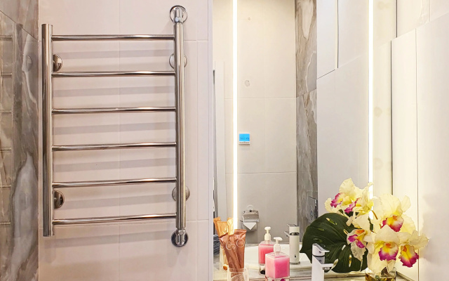 Kvartira Uutnye sovremennye apartamenty radom s centrom