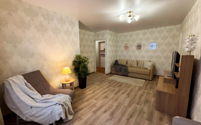 Квартира 2-комнатная на Коминтерна 22