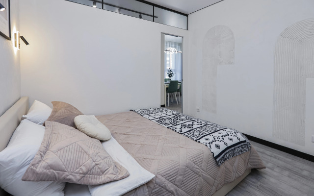 S Dizaynerskim Remontom V Tsentre Goroda Flat