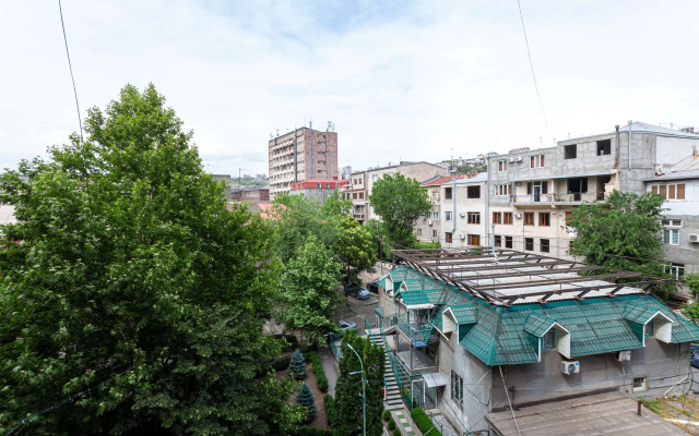 Stay Inn on Sayat-Nova ave. 33-91 Apartments