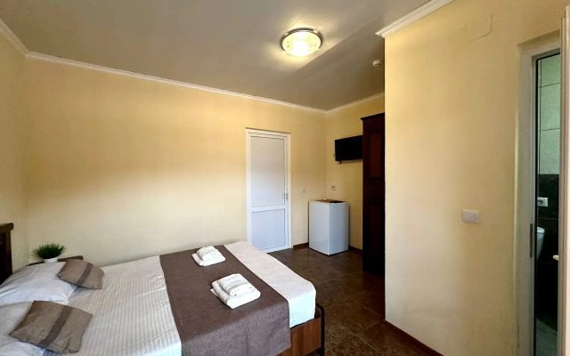 Aloiza Guest House
