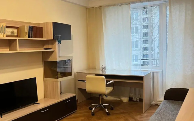 V Kalininskom Rayone Flat