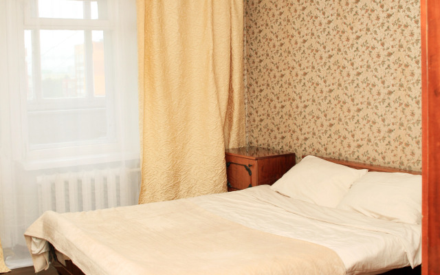 Trekhkomnatnaya Flat