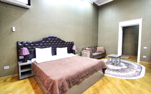 Pilot Baku Hotel