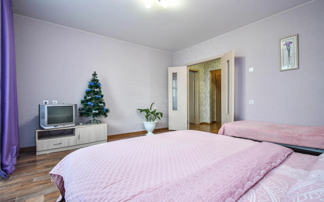 Квартира уютная двушка возле ТРЦ Планета