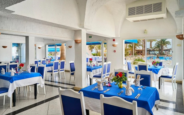 Hari Club Beach Resort