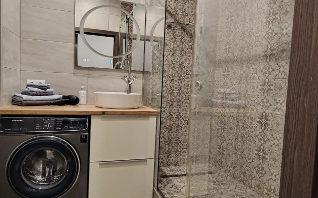 Sutki Rent Na Srednerogatskoy Apartment