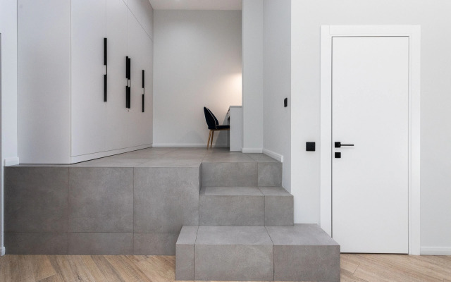 Квартира с Мансардными Окнами и Видом на Море