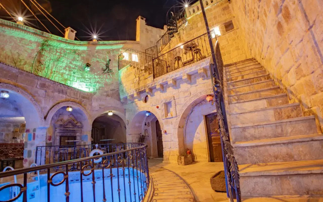 Отель Royal Cave