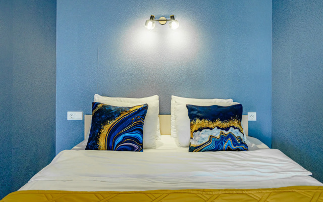 Vidovaya S Panoramnymi Oknami Na Naberezhnoy Reki Flat