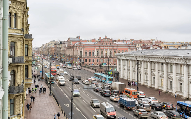 Квартира на Невском