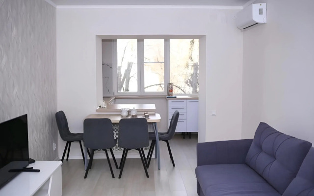 Apart V Tsentre Flat