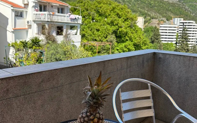Anora Hotel