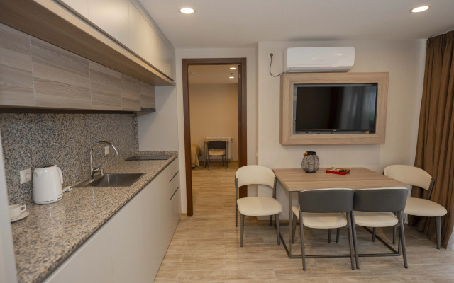 Sunset Hostel by ELT