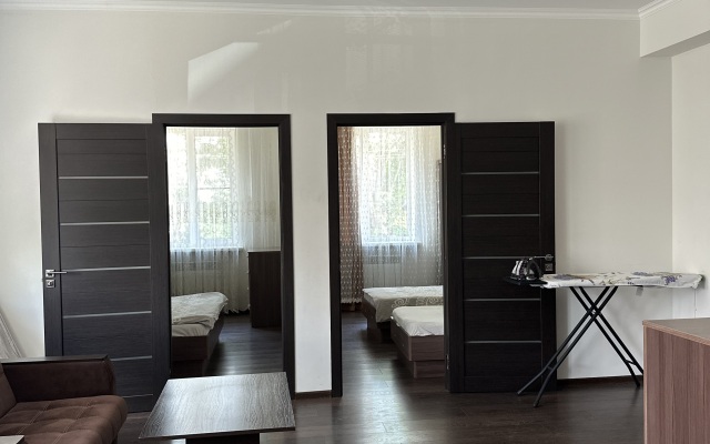 V Tsentre Goroda Apartament