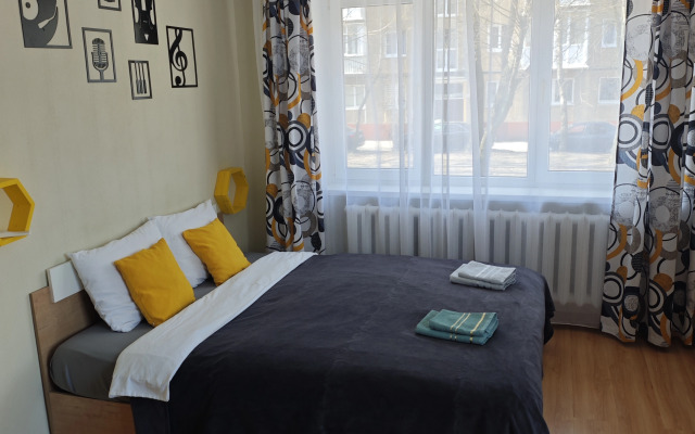 Uyutnoe mesto u Rybnoj derevni Flat