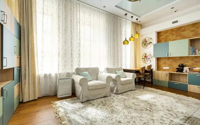 Квартира 4-комнатная Квартира на Васильевском Острове