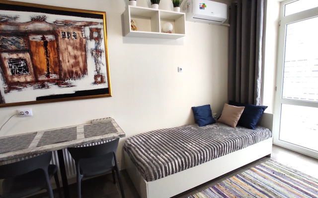 Studiya Lux v Rayone Garmoniya Flat