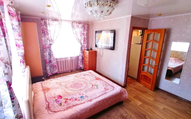 Квартира Рядом с Храмом Святой Троицы