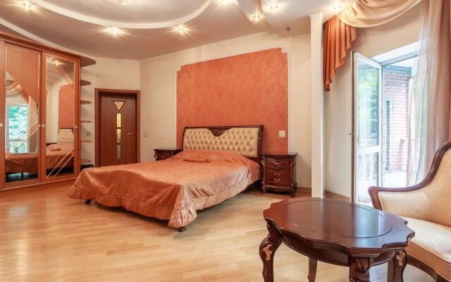 Ulitsa Krenkelya 6-8s3 Private House