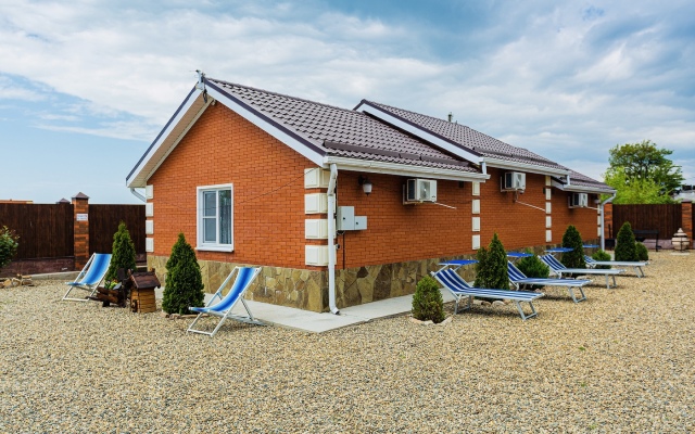Yasenskaya Kosa-Azovskaya Krasa Guest House
