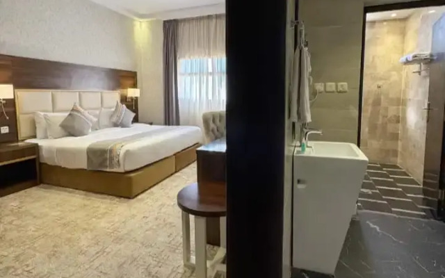 Al-Ufq Suites Hotel