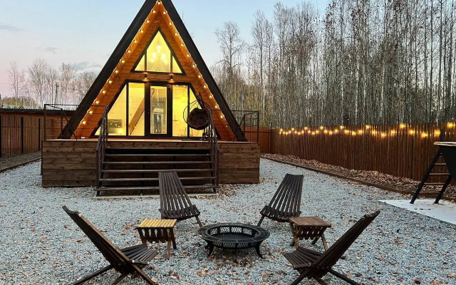 Частный дом в Стиле A-Frame на Берегу Озера