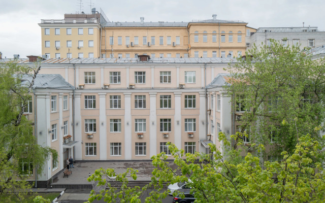 Na Bronnoy U Patriarshikh Prudov Apartments