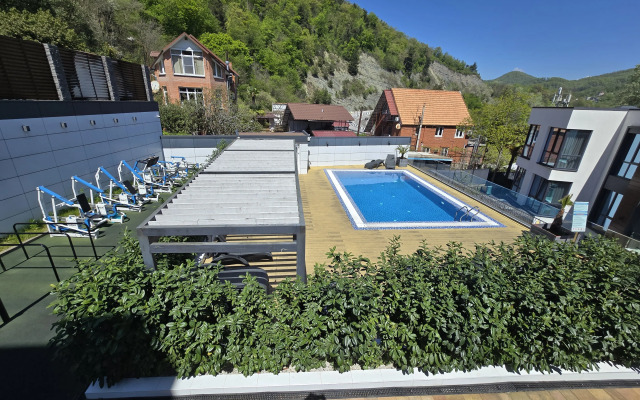 S Basseynom V Zhk Nevada Apartments