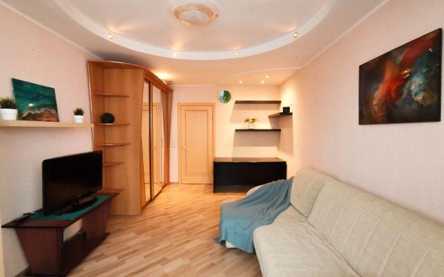 Na Verkhne Proletarskoy 35 Flat