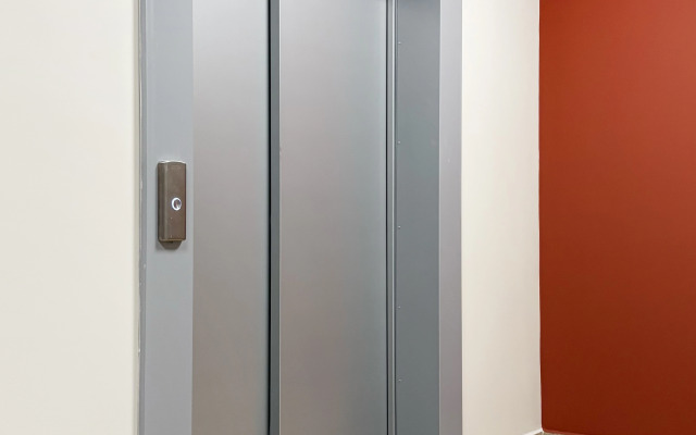 Na Vzlyotnoy Ulitse 7l Flat