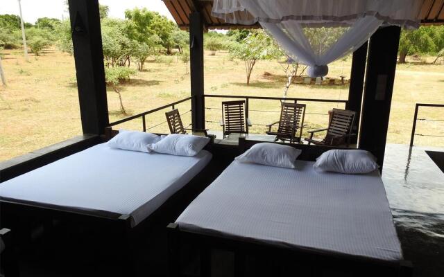 Elephant Pass Hotel