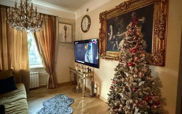Dizaynerskaya U Kremlya Flat