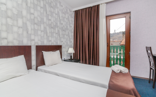 Merlin Hotel