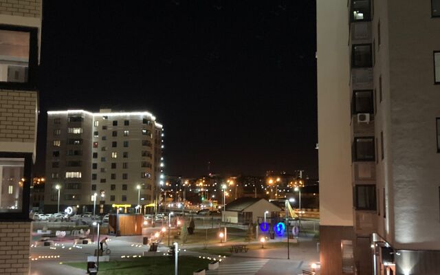 V Tyumeni Ryadom S Naberezhnoy Apartments