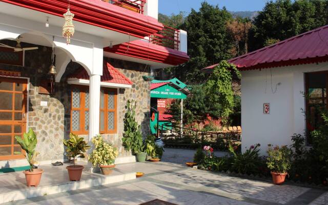 Maa Yoga Ashram Mini-Hotel