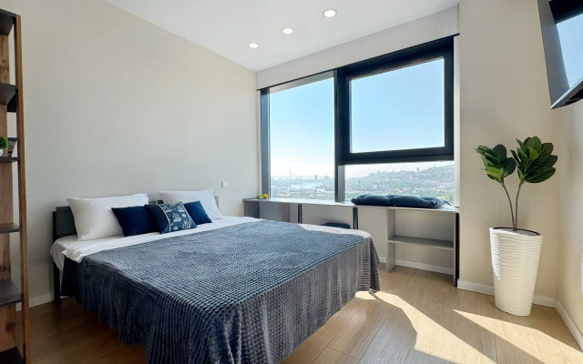 Квартира Уютная студия с Видом на Золотой Мост